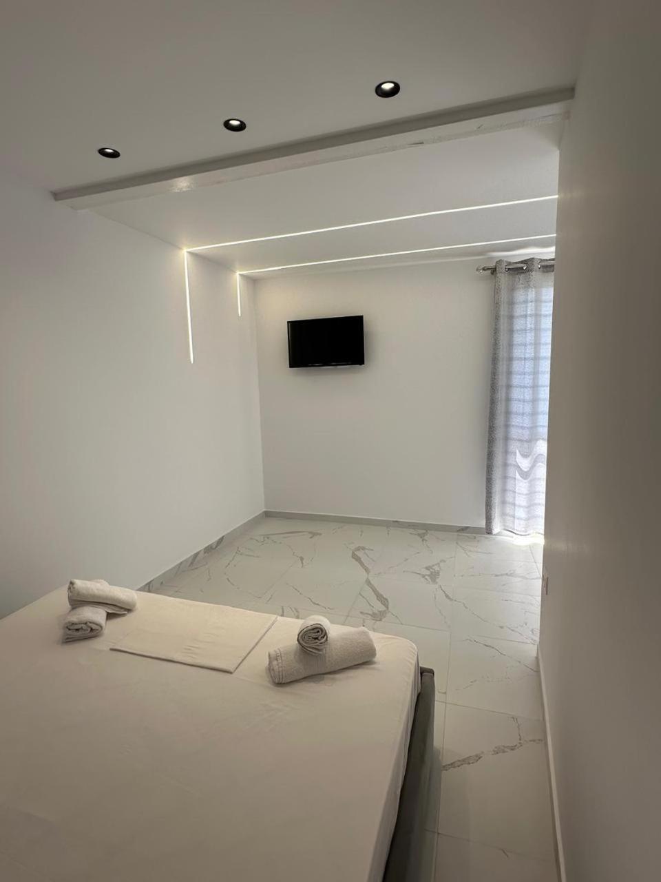 Marios Rooms Radhimë Esterno foto