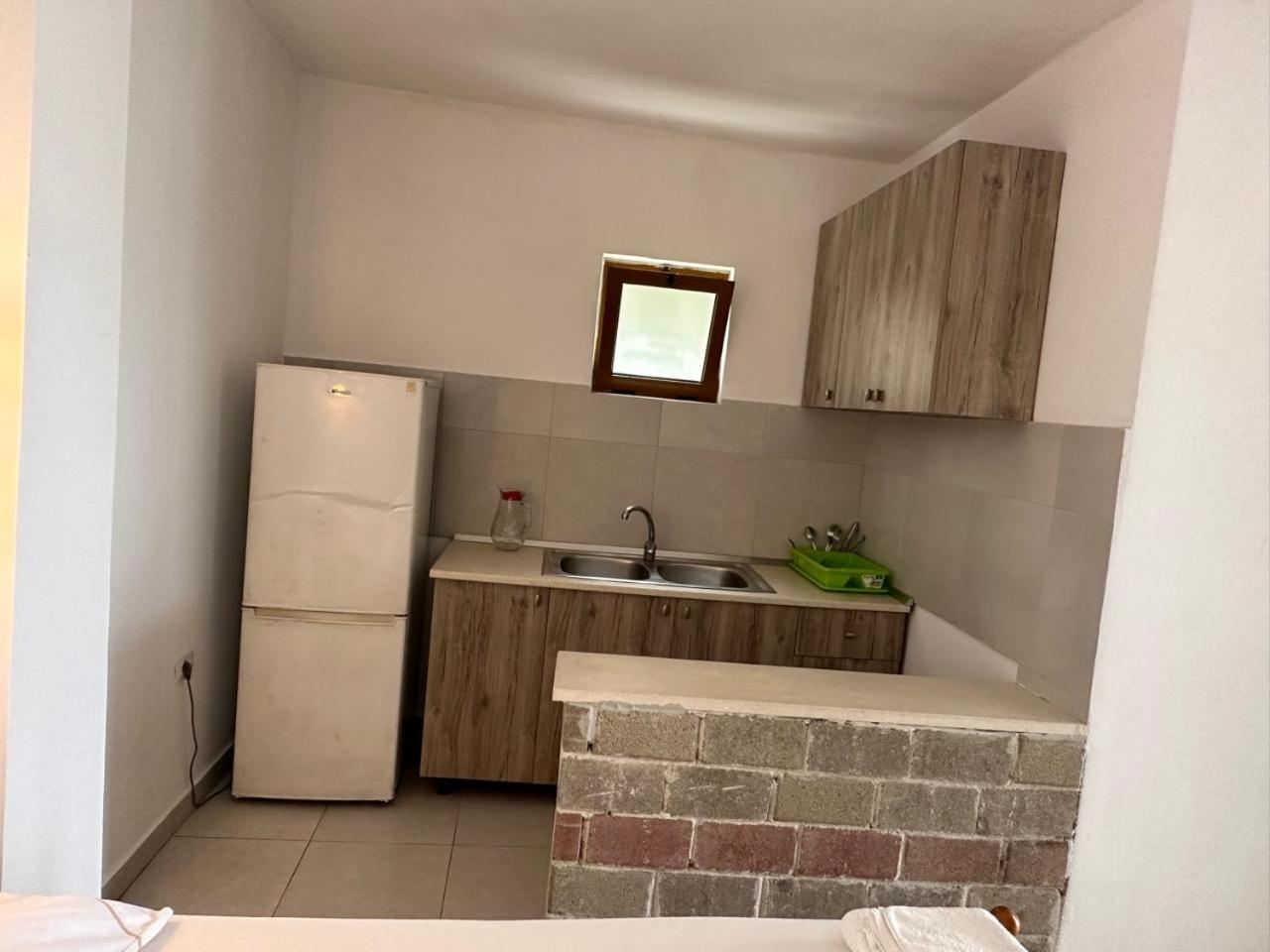 Marios Rooms Radhimë Esterno foto